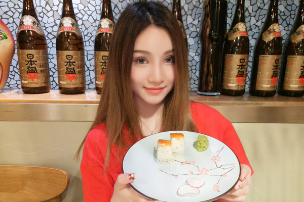 虎撲10月23日訊 根據(jù)ESPN的消息，奇才與阿夫迪亞達(dá)成4年5500萬美元續(xù)約。2022-23賽季常規(guī)賽，阿夫迪亞場均得到9.2分6.4籃板2.8助攻。
