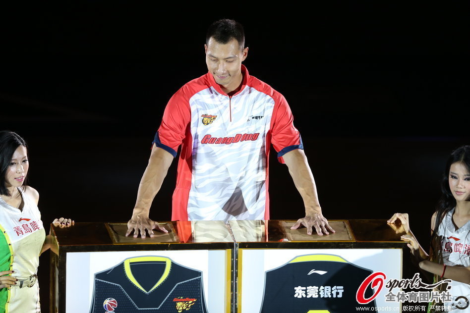 全場比賽結(jié)束，長春亞泰1-0深圳新鵬城深圳新鵬城足球俱樂部                                                                2025-08
