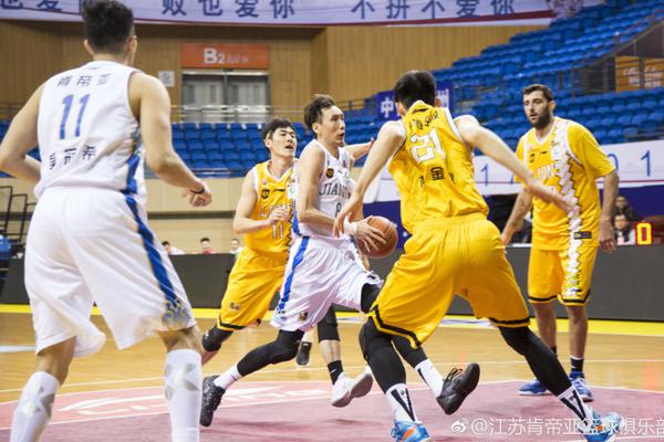加圖索上任煥然一新??意大利對愛沙尼亞狂射40腳 13次射正進(jìn)5球