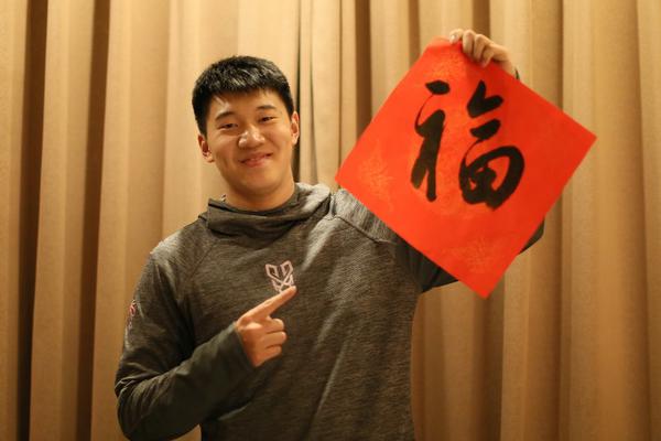 太陽沒為阿祖布伊克提供資質(zhì)報價，后者成完全自由球員