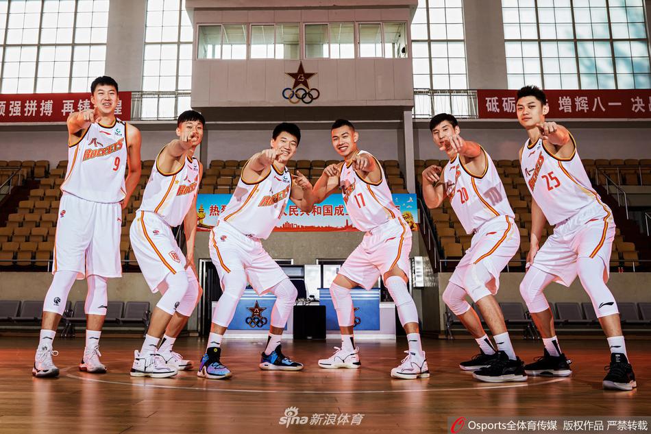 帶意大利首秀獲勝！加圖索是新世紀(jì)第3人，孔蒂、曼奇尼也曾做到