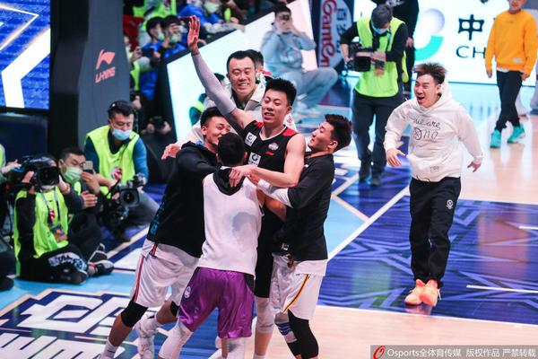 拼盡全力！哈登全場17中7，三分10中5，得到24分6籃板10助攻