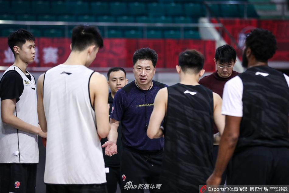 虎撲01月18日訊 今日NBA常規(guī)賽，雷霆134-114大勝騎士。本場比賽亞歷山大出戰(zhàn)29分鐘，26投17中得到40分3籃板8助攻2搶斷。根據(jù)數(shù)據(jù)統(tǒng)計，這是亞歷山大本賽季的第五次單場40+，此前單賽季
