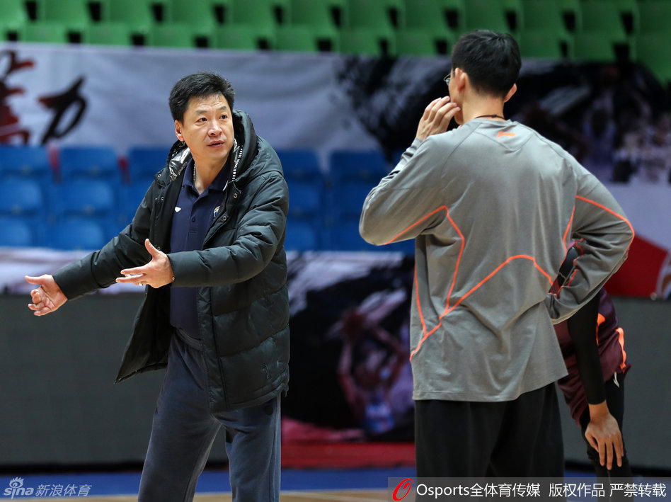 實(shí)至名歸！查洛巴當(dāng)選對陣?yán)顷犚灰矍袪栁麝爟?nèi)最佳球員