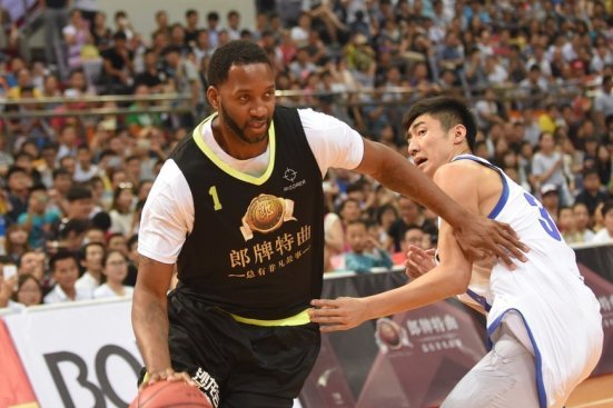 全場比賽結(jié)束，長春亞泰1-0深圳新鵬城深圳新鵬城足球俱樂部                                                                2025-08
