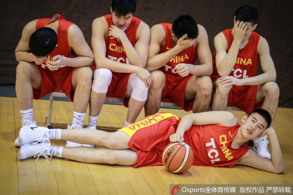 拉菲尼亞痛批迪士尼：為何白人孩子都得到了擁抱，而我的兒子沒有g(shù)ransabana                                                            
