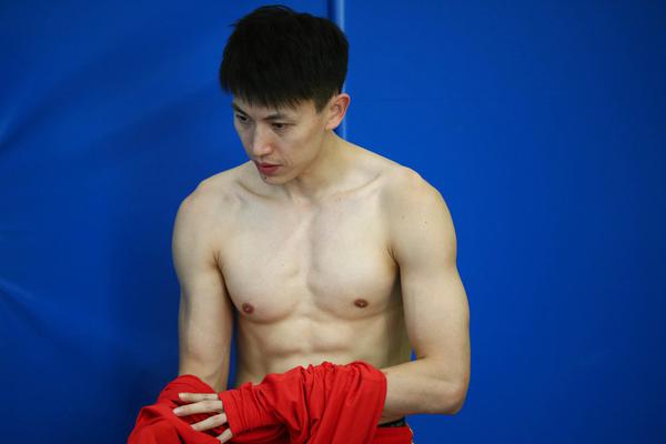 嘟嘟臉惡作劇憂郁隊怎么組