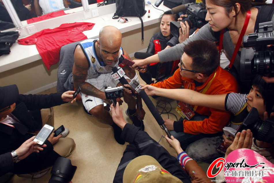 記者：加拉塔薩雷接近租借什克里尼亞爾，將承擔(dān)全額工資