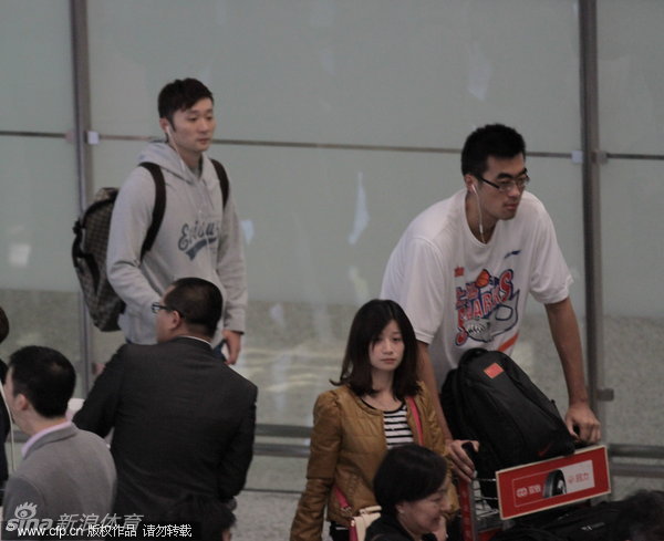 記者：米蘭準(zhǔn)備2200萬歐報(bào)價(jià)蓋拉-杜埃，但這可能仍然不夠2025-07-23 18:14足球意甲AC米蘭法甲斯特拉斯堡轉(zhuǎn)會北京時(shí)間7月23日訊 記者M(jìn)atteo Moretto消息，米蘭預(yù)計(jì)將提高對
