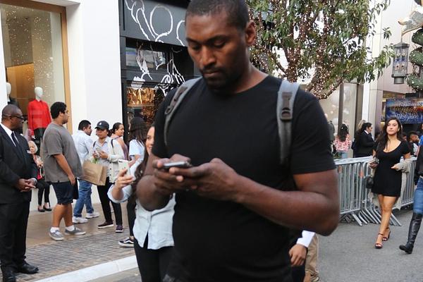 相差17歲！格林40歲女友曬兩人親吻畫面：激烈爭吵后和好秀恩愛