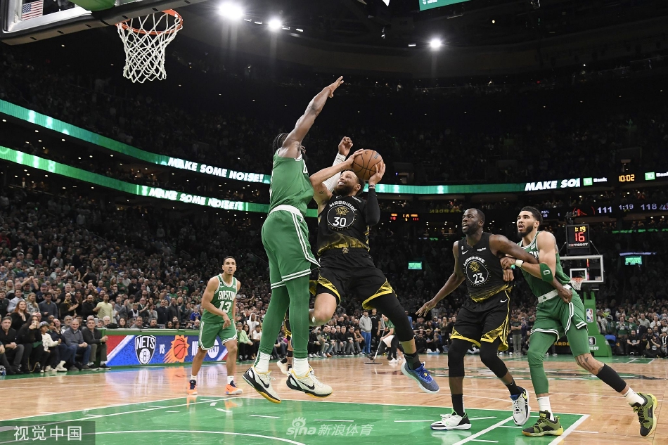 虎撲01月16日訊 今日NBA常規(guī)賽快船對陣籃網(wǎng)的比賽已經(jīng)結(jié)束。全場比賽，快船126-67戰(zhàn)勝籃網(wǎng)。倫納德全場11中8，罰球7中7，得到23分2籃板1搶斷。值得一提的是，倫納德今日得到23分創(chuàng)本賽季得
