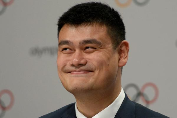 [流言板]早有先例！此前比賽中，多爾特也曾繞掩護時掏襠萊夫利