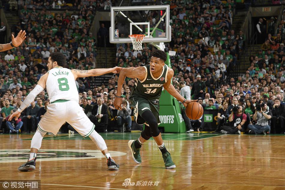 虎撲01月17日訊 今日NBA常規(guī)賽，活塞100-111不敵步行者。本賽季活塞的上半程比賽結(jié)束，他們?nèi)〉?1勝20負(fù)的戰(zhàn)績。上賽季前半程活塞的戰(zhàn)績?yōu)?勝37負(fù)，本賽季上半程比上賽季多贏了17場。

