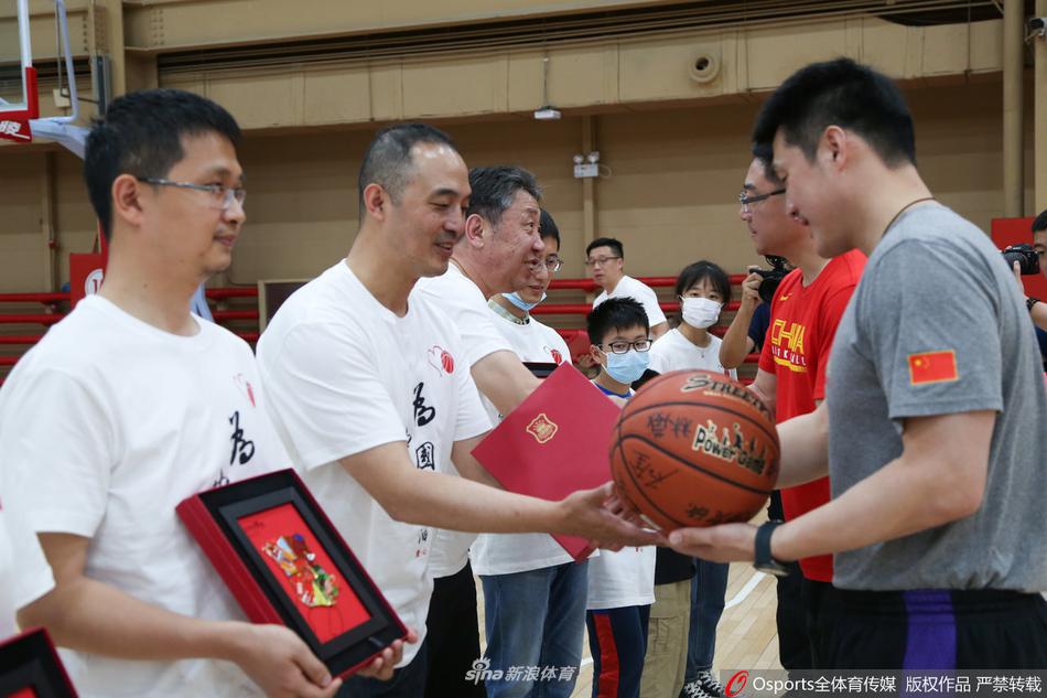 [流言板]完美首秀！巴特勒勇士首秀砍下25分，勇士24分逆轉(zhuǎn)戰(zhàn)勝公牛