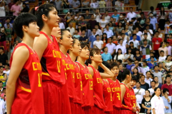 虎撲01月17日訊 今天NBA常規(guī)賽國王主場對陣火箭的比賽已經(jīng)結(jié)束。全場戰(zhàn)罷，國王以132-127戰(zhàn)勝火箭。本場比賽，火箭球員阿門全場12中8，得到20分10籃板5助攻2搶斷1蓋帽。
