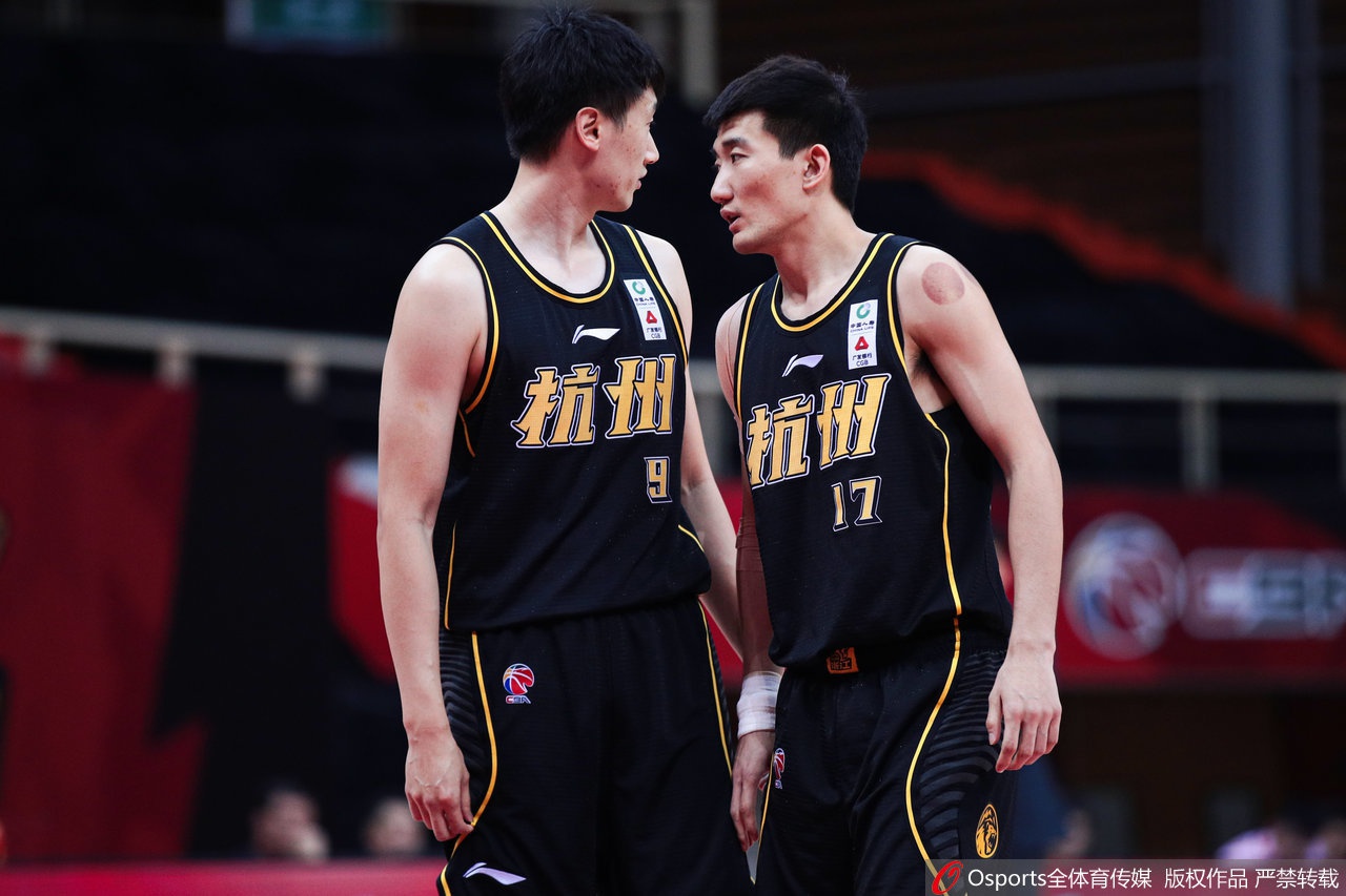 巴薩7比1大勝瓦倫西亞 費(fèi)爾明當(dāng)選全場最佳北京時(shí)間1月27日，巴薩主場7比1大勝瓦倫西亞，巴薩球員費(fèi)爾明當(dāng)選全場最佳。費(fèi)爾明本場具體數(shù)據(jù)：打入2球送出2個(gè)助攻，88次觸球，3次關(guān)鍵傳球，3次射門。TH
